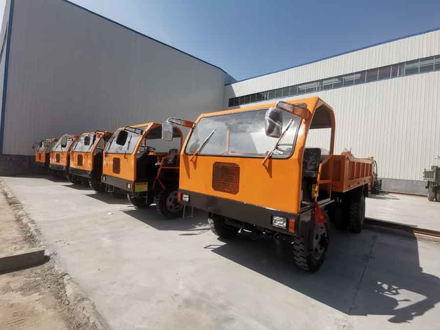 隨車(chē)挖運(yùn)輸車(chē)