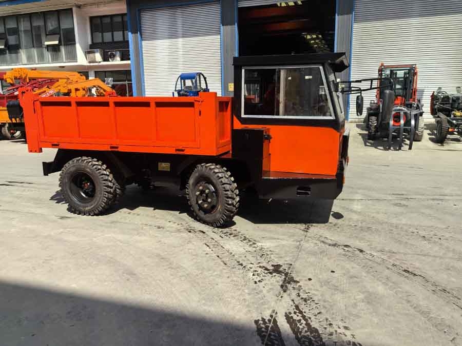 隨車(chē)挖運(yùn)輸車(chē)